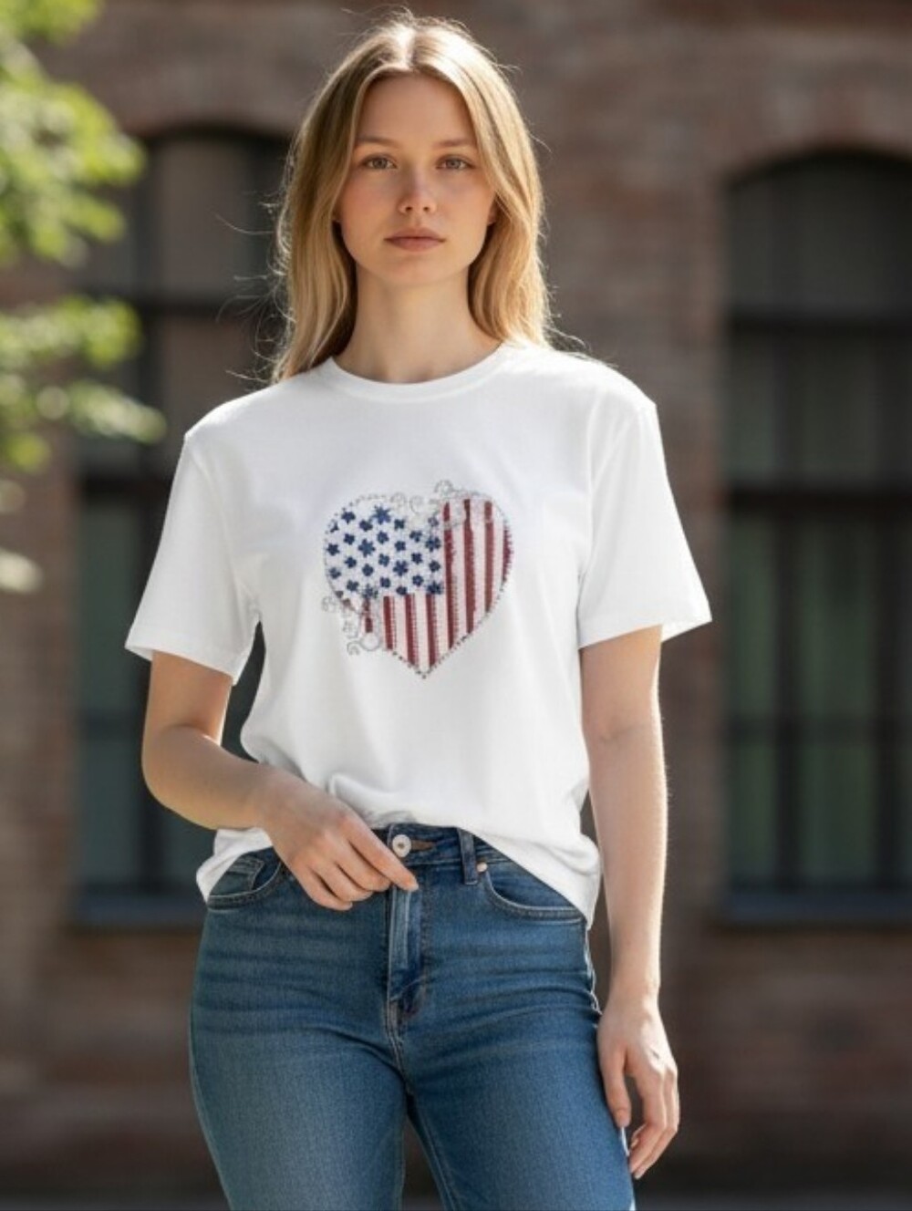 Gloria Vanderbilt Cotton Blend White Crewneck Tee with Script Logo